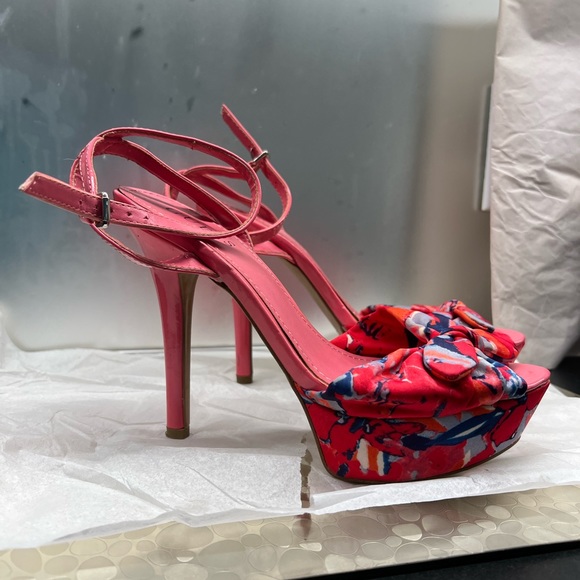Guess Barbie Pink Floral Heels - Picture 3 of 6